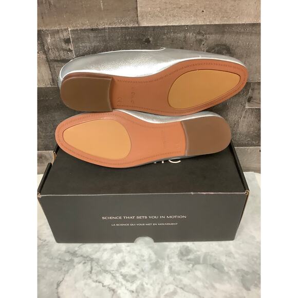 Vionic Womens 7.5W Silver Leather Willa II Slip On Loafers Comfort Casual LB7-24 - Picture 10 of 12